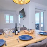 Queen's Mastrinka By Litto Apartman *