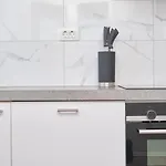 Queen's Mastrinka By Litto Apartman *