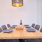 Queen's Mastrinka By Litto Apartman *