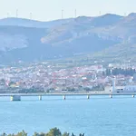Queen's Mastrinka By Litto * Trogir