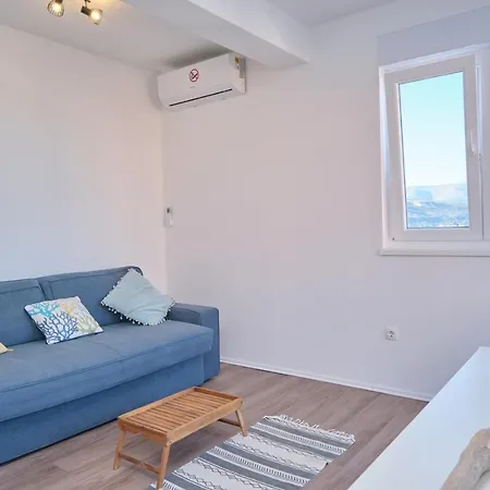 Queen's Mastrinka By Litto Apartman