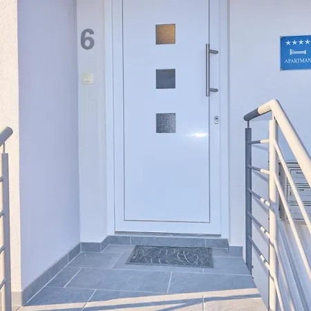 Apartman Queen's Mastrinka By Litto Trogir