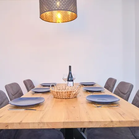 Queen's Mastrinka By Litto Apartment *