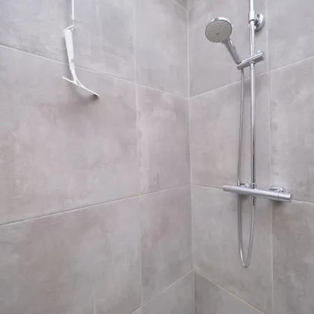 Queen's Mastrinka By Litto Apartman