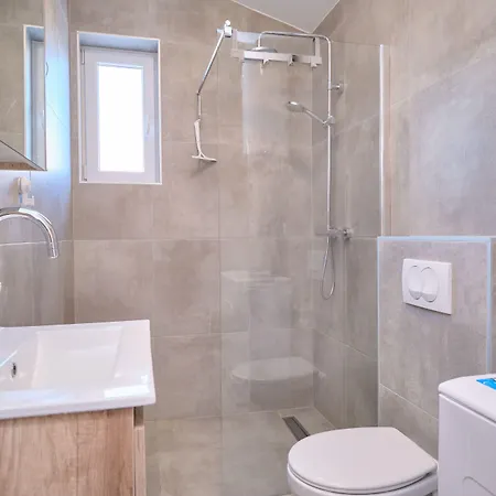 Queen's Mastrinka By Litto Apartman *