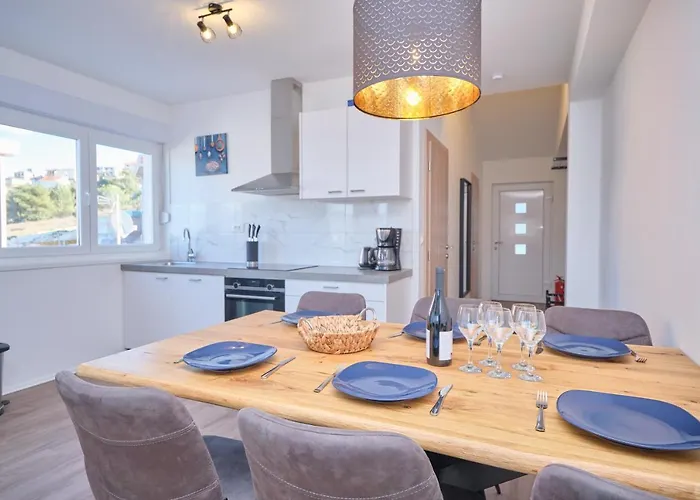 Queen's Mastrinka By Litto Appartement Trogir